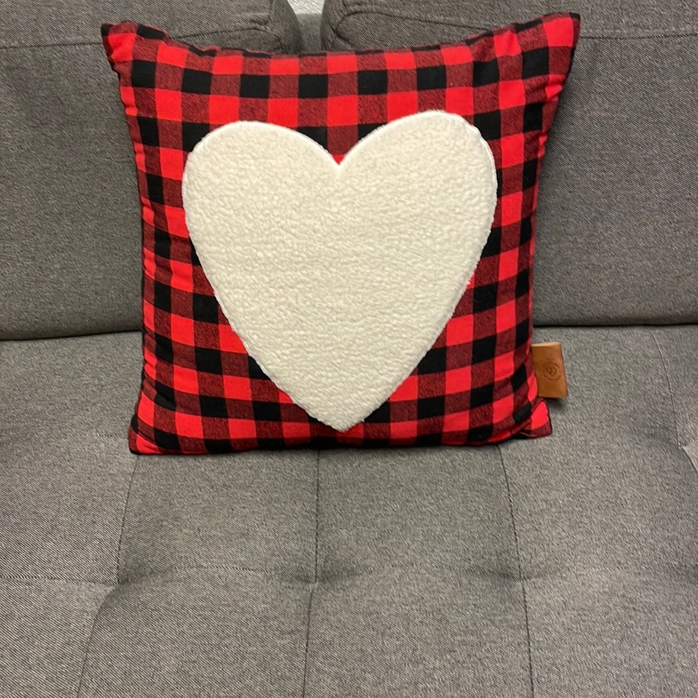 Donated Original dearfoam pillow black / red checkered plaid. EUC - Picture 1 of 3